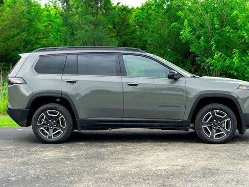 New 2026 Jeep Cherokee Laredo AWD/4WD image 5