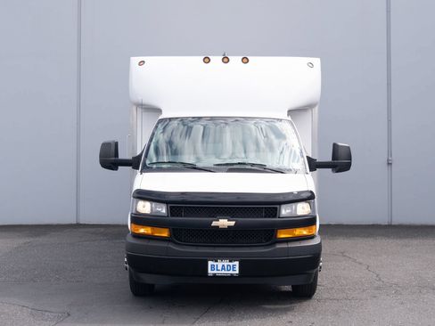 Used 2020 Chevrolet Express 3500 RWD image 10