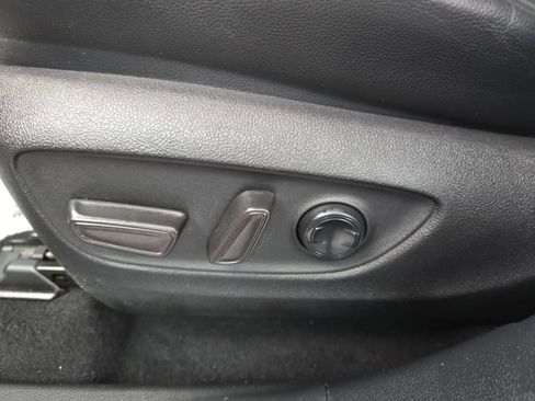 Used 2021 Toyota Highlander XLE image 24