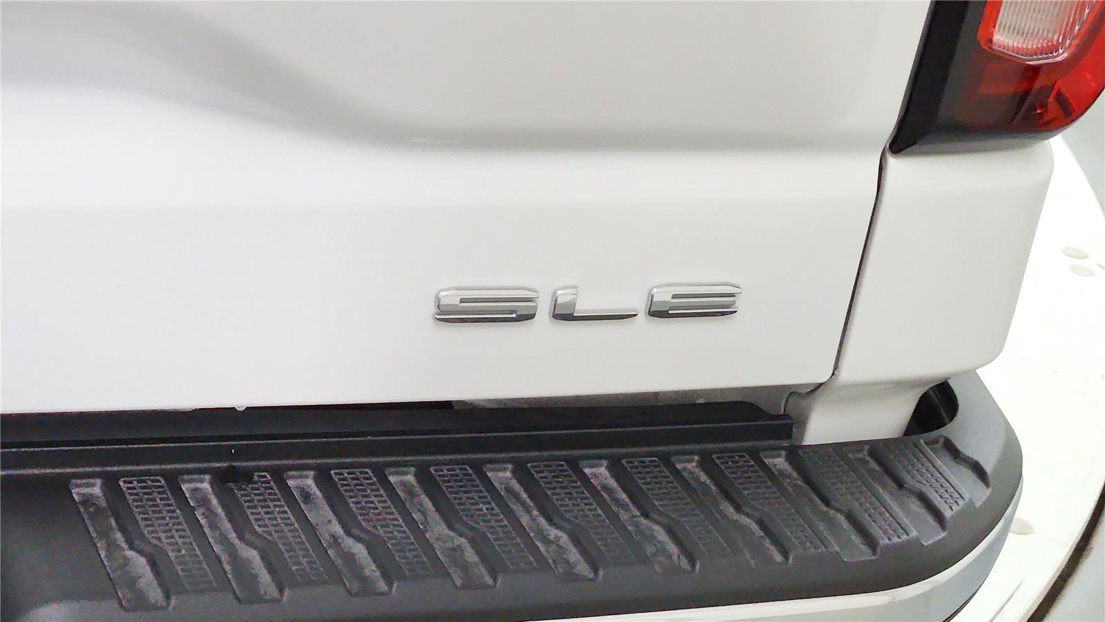 New 2026 GMC Sierra 1500 SLE AWD/4WD image 32