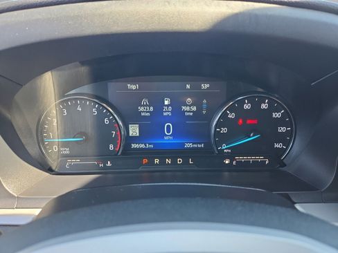 Used 2022 Ford Explorer XLT w/ Equipment Group 202A AWD/4WD image 16