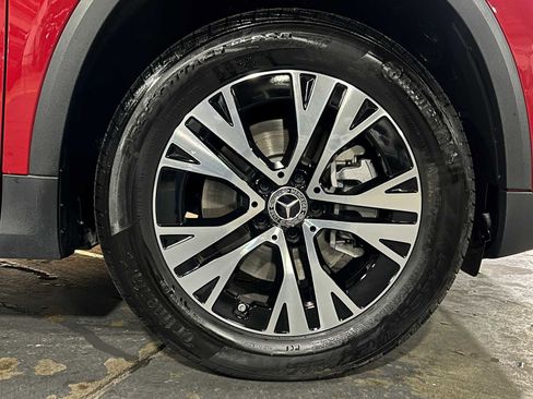 Certified 2025 Mercedes-Benz GLA 250 4MATIC image 9