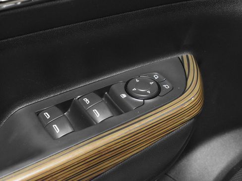 Used 2022 GMC Acadia SLE w/ Driver Convenience Package image 11