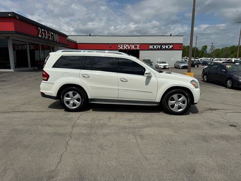 Used 2011 Mercedes-Benz GL 450 4MATIC image 2