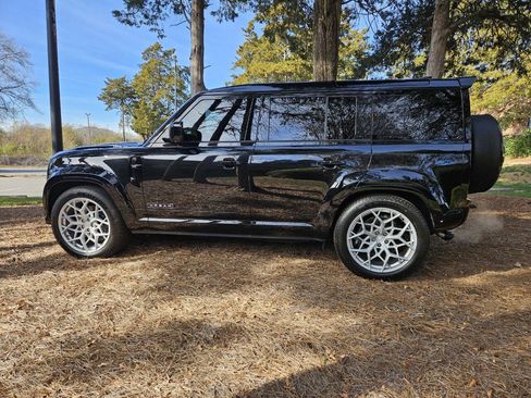 Used 2024 Land Rover Defender 110 V8 image 74