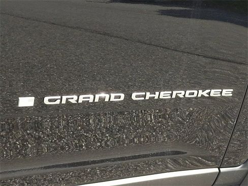 New 2025 Jeep Grand Cherokee L Laredo w/ Luxury Tech Group I image 21