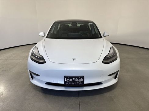 Used 2018 Tesla Model 3 Long Range image 10