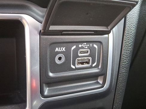 Used 2020 Jeep Wrangler Sport image 21