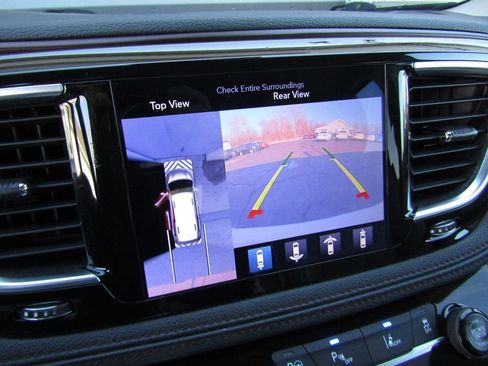 Used 2017 Chrysler Pacifica Limited FWD image 18