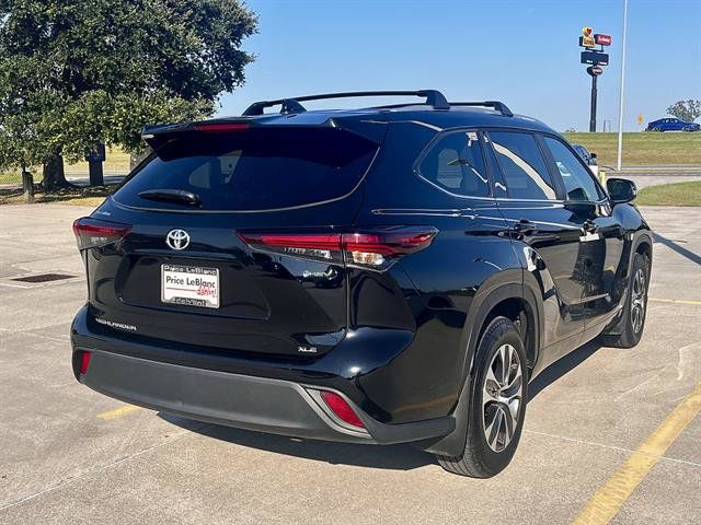 Used 2026 Toyota Highlander XLE AWD/4WD image 3
