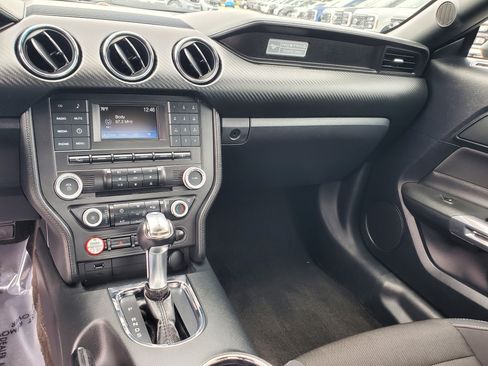 Used 2015 Ford Mustang Coupe image 19