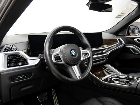 Used 2025 BMW X6 xDrive40i AWD/4WD image 3