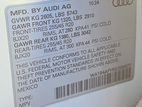 Used 2025 Audi SQ5 Premium Plus w/ Premium Plus Package image 34
