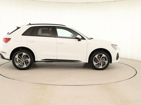 New 2025 Audi Q3 2.0T Premium image 8