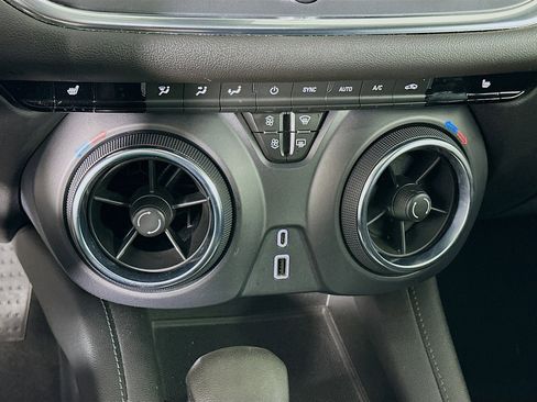 Used 2022 Chevrolet Blazer LT image 23