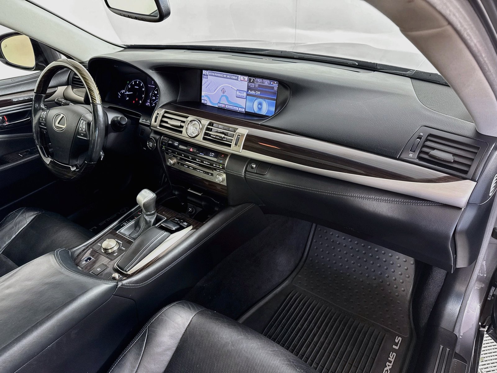 Used 2014 Lexus LS 460 AWD w/ Comfort Package image 30