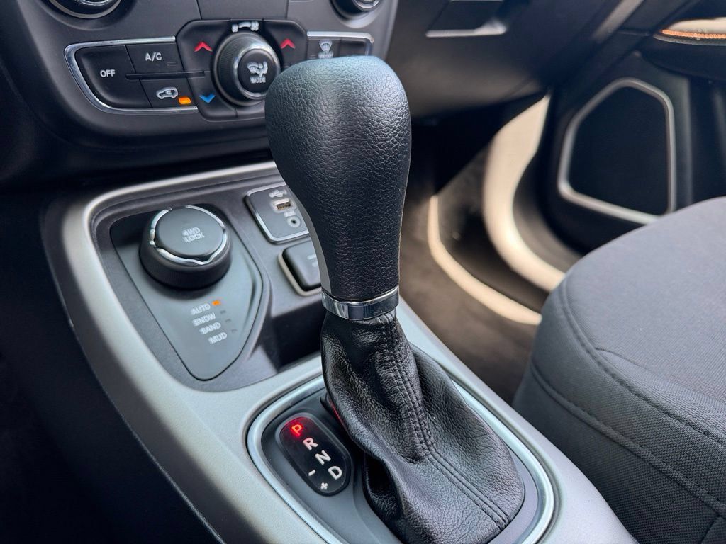 Used 2019 Jeep Compass Sport AWD/4WD image 12