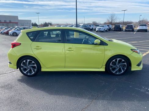 Used 2018 Toyota Corolla iM image 9