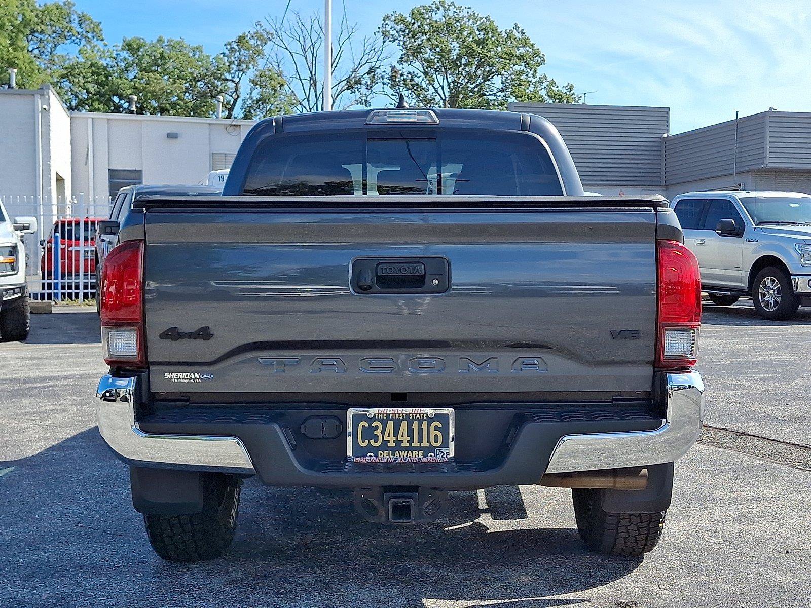 Used 2021 Toyota Tacoma SR5 AWD/4WD image 5