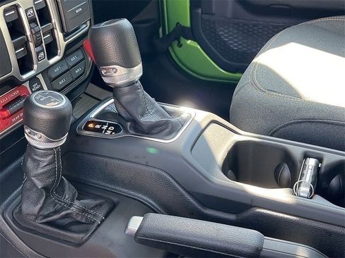 New 2025 Jeep Gladiator Willys image 18