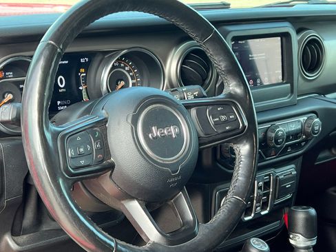 Used 2021 Jeep Wrangler Unlimited Sport AWD/4WD image 3