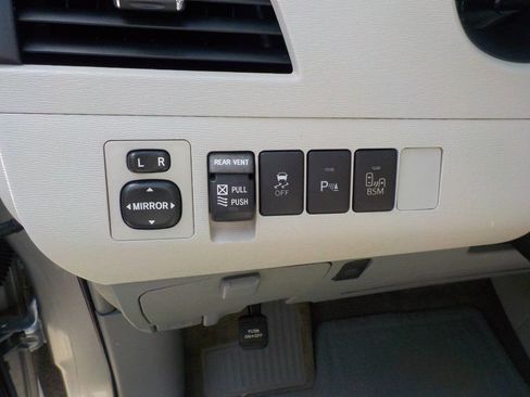 Used 2014 Toyota Sienna XLE AWD/4WD image 17