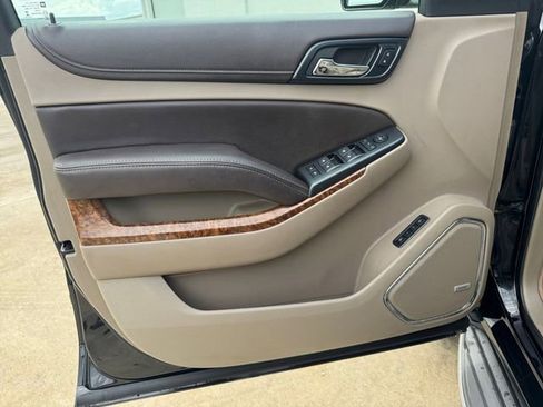 Used 2015 Chevrolet Suburban LTZ image 4