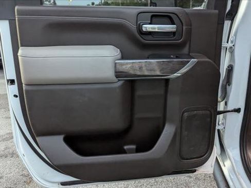 Used 2021 Chevrolet Silverado 2500 LTZ w/ LTZ Texas Edition image 16