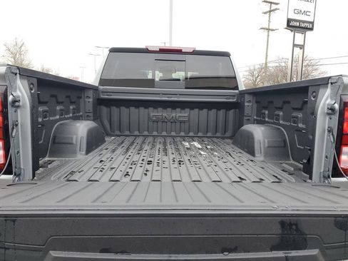 New 2026 GMC Sierra 1500 SLE w/ Preferred Package AWD/4WD image 15