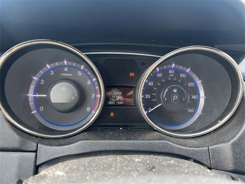 Used 2013 Hyundai Sonata Limited w/ Premium Pkg image 12