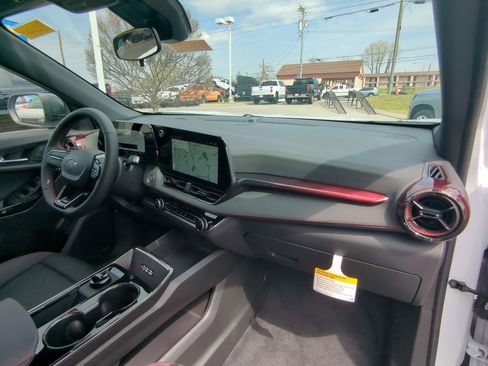 New 2026 Chevrolet Equinox RS w/ Convenience Package III AWD/4WD image 30