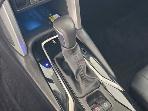 Used 2023 Toyota Corolla Cross XLE image 30