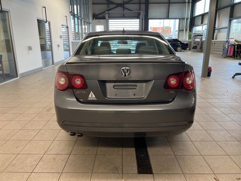 Used 2009 Volkswagen Jetta TDI image 6