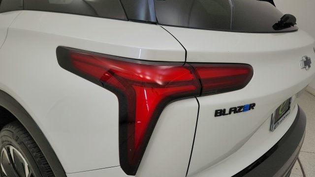 Used 2024 Chevrolet Blazer EV RS RWD image 26