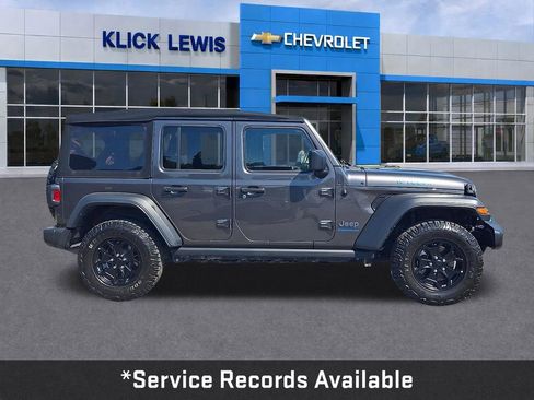 Used 2023 Jeep Wrangler Unlimited w/ Cold Weather Group AWD/4WD image 9