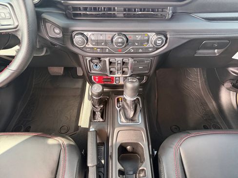 Used 2026 Jeep Wrangler Unlimited Rubicon 392 w/ Quick Order Package 27X Moab AWD/4WD image 18