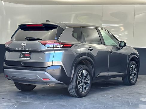 Used 2023 Nissan Rogue SV FWD image 3