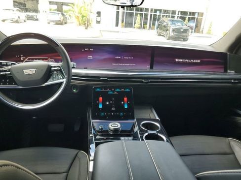 Certified 2025 Cadillac Escalade Sport image 14