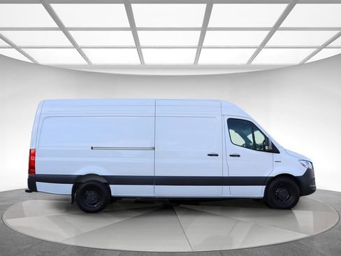 Used 2024 Mercedes-Benz eSprinter 170 Cargo image 4