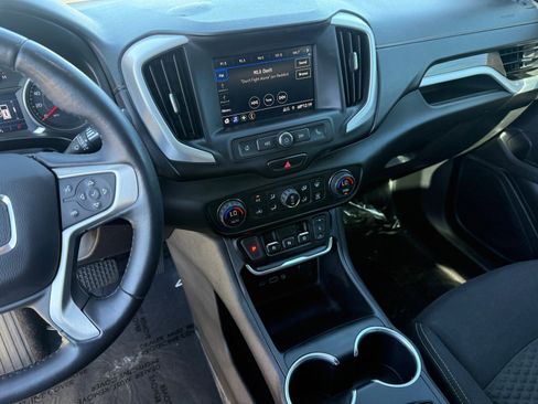 Used 2021 GMC Terrain SLE w/ Driver Convenience Package image 11