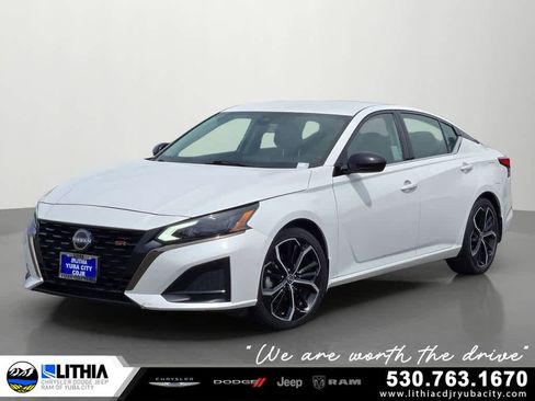 Used 2024 Nissan Altima 2.5 SR FWD image 1