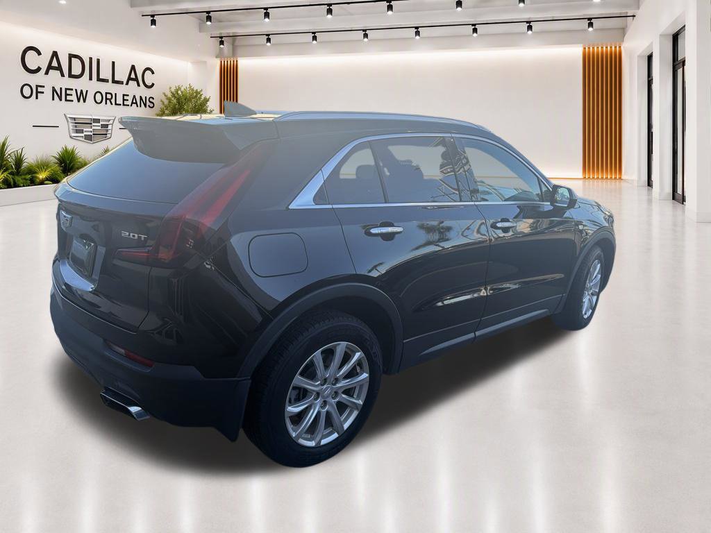 Used 2019 Cadillac XT4 Luxury w/ Cold Weather Package AWD/4WD image 2