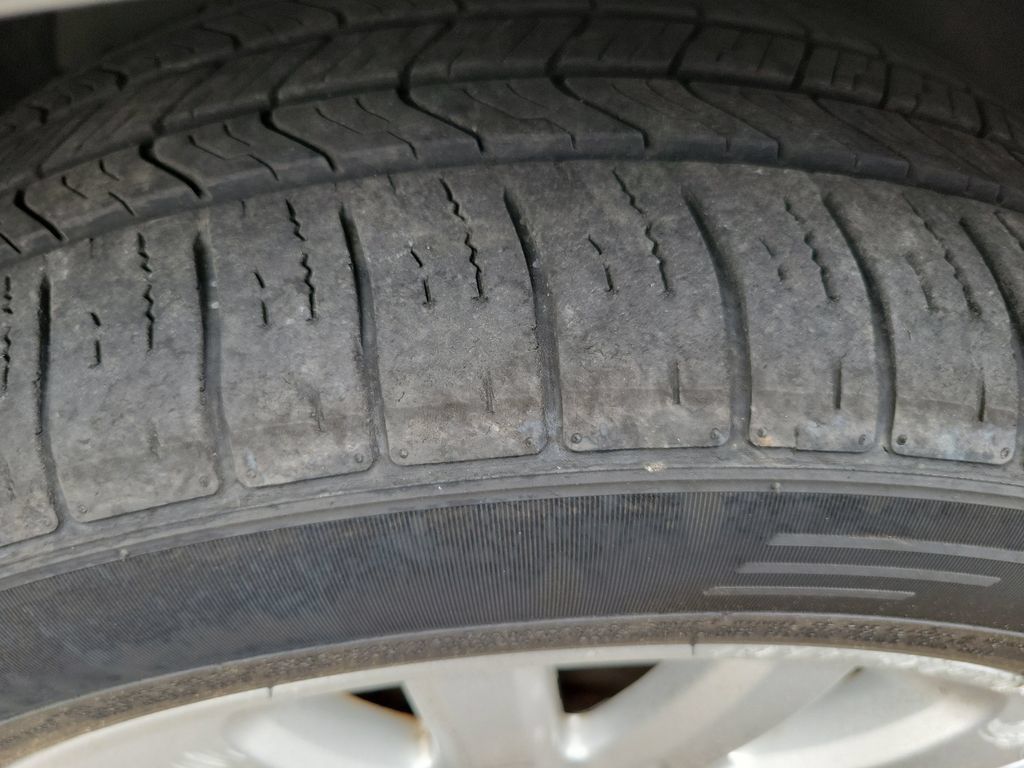 Used 2010 Ford Fusion Hybrid FWD image 18
