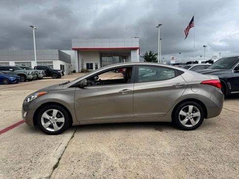 Used 2013 Hyundai Elantra GLS w/ Preferred Pkg FWD image 4