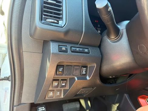Used 2023 Nissan Frontier PRO-4X w/ Pro Convenience Package AWD/4WD image 29