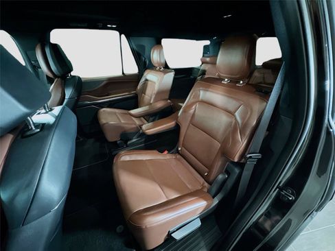 Used 2025 Lincoln Navigator Reserve AWD/4WD image 17