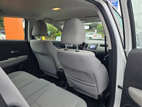 Used 2022 Honda HR-V LX image 15