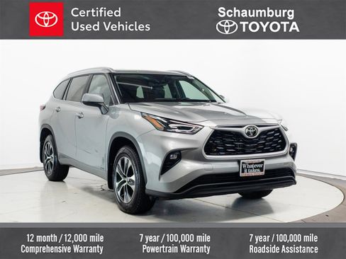 Certified 2025 Toyota Highlander XLE AWD/4WD image 1