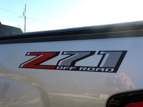 Used 2019 Chevrolet Silverado 2500 LT w/ All Star Edition image 18