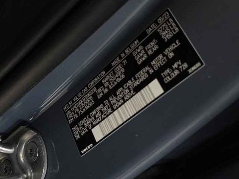 Certified 2023 Volvo C40 Recharge Core image 33